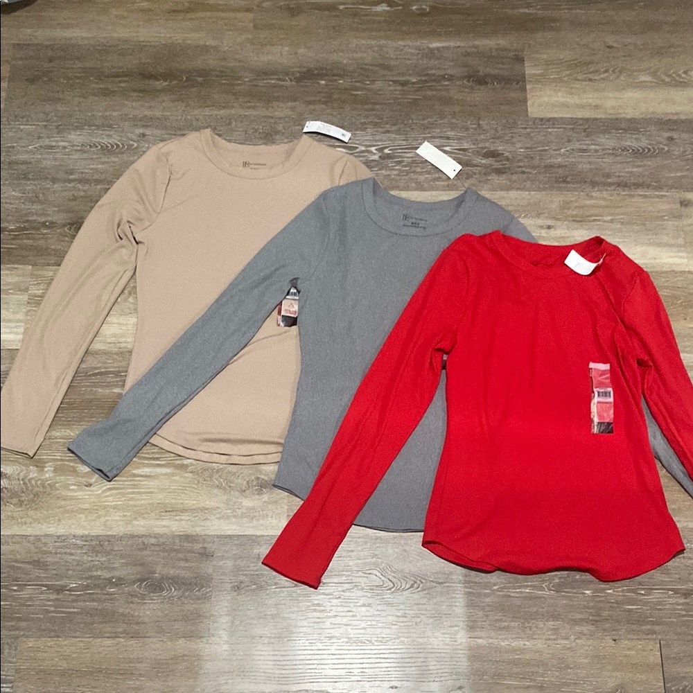 No boundaries crew ribbed tee